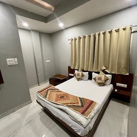 Hotel Shankar Ujjain Eksteriør billede