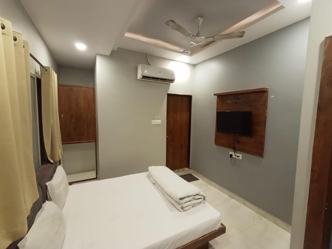 Hotel Shankar Ujjain Eksteriør billede