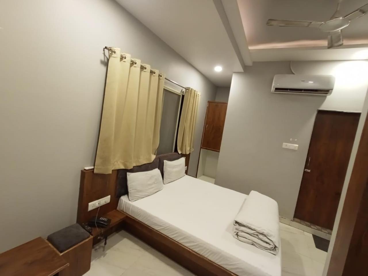 Hotel Shankar Ujjain Eksteriør billede